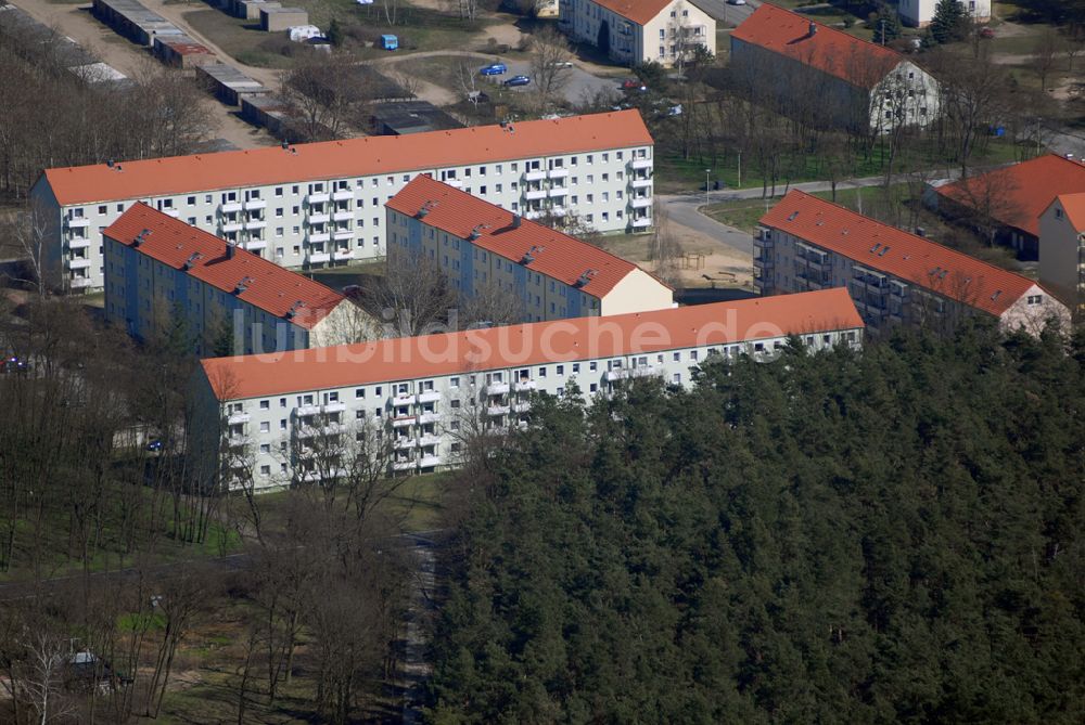 Neuhardenberg aus der Vogelperspektive: Blick auf das Wohngebiet an der Karl-Marx-Allee / Hermann-Matern-Strasse in Neuhardenberg (ehem. Marxwalde).