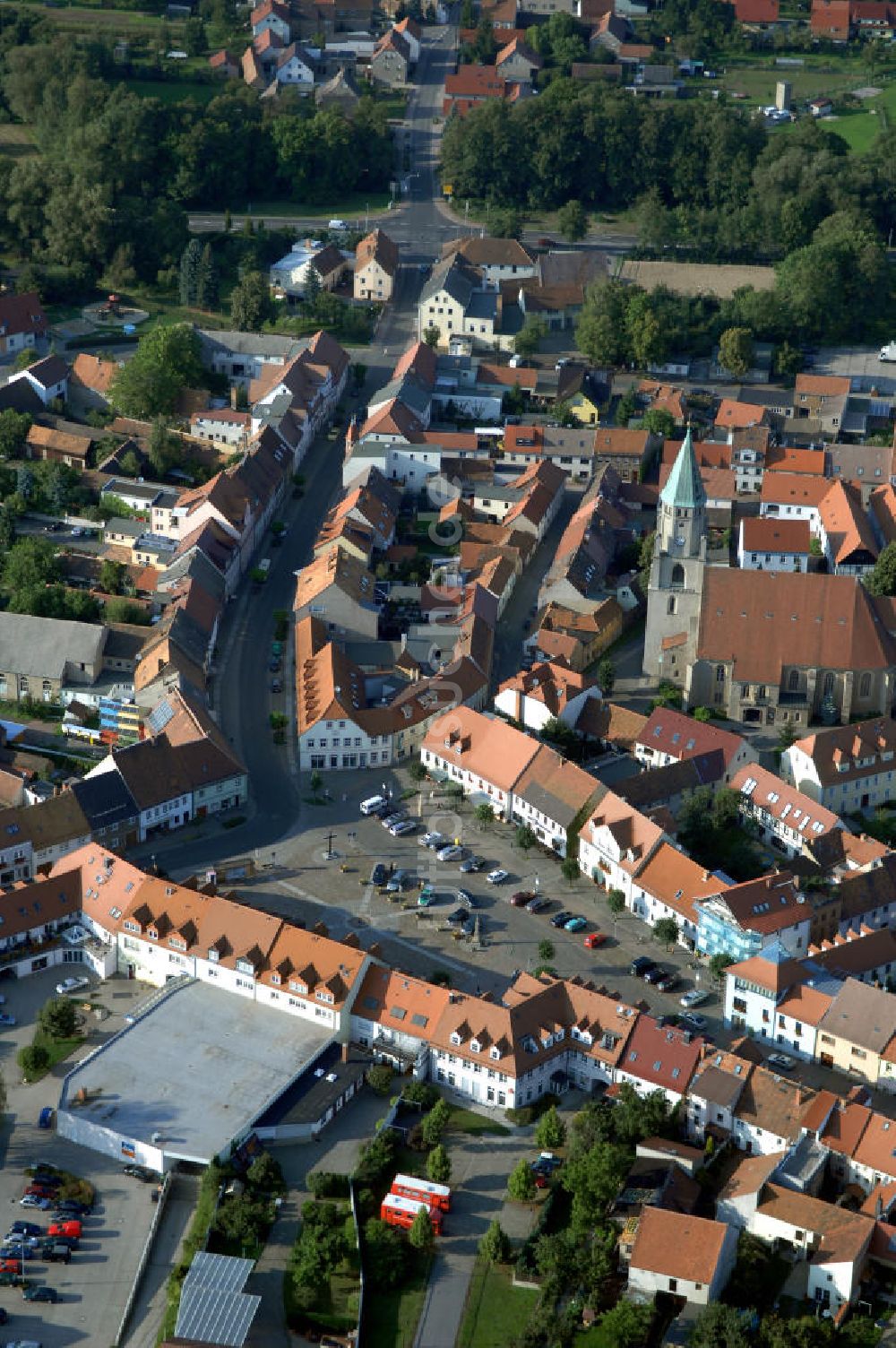 Luftbild SPREMBERG - Blick auf das Wohngebiet an der Langen Straße mit der Kreuzkirche Spremberg