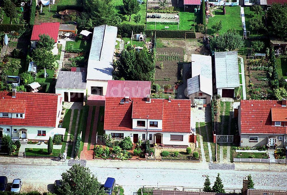 Luftbild Mirow / Mecklenburg Vorpommern - Blick auf ein Wohngebiet in Mirow / Mecklenburg Vorpommern 16.09.03