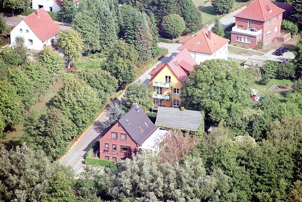 Luftaufnahme Mirow / Mecklenburg Vorpommern - Blick auf ein Wohngebiet in Mirow / Mecklenburg Vorpommern 16.09.03 Foto: Grahn