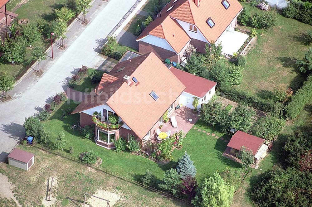 Luftbild Mirow / Mecklenburg Vorpommern - Blick auf ein Wohngebiet in Mirow / Mecklenburg Vorpommern 16.09.03 Foto: Grahn