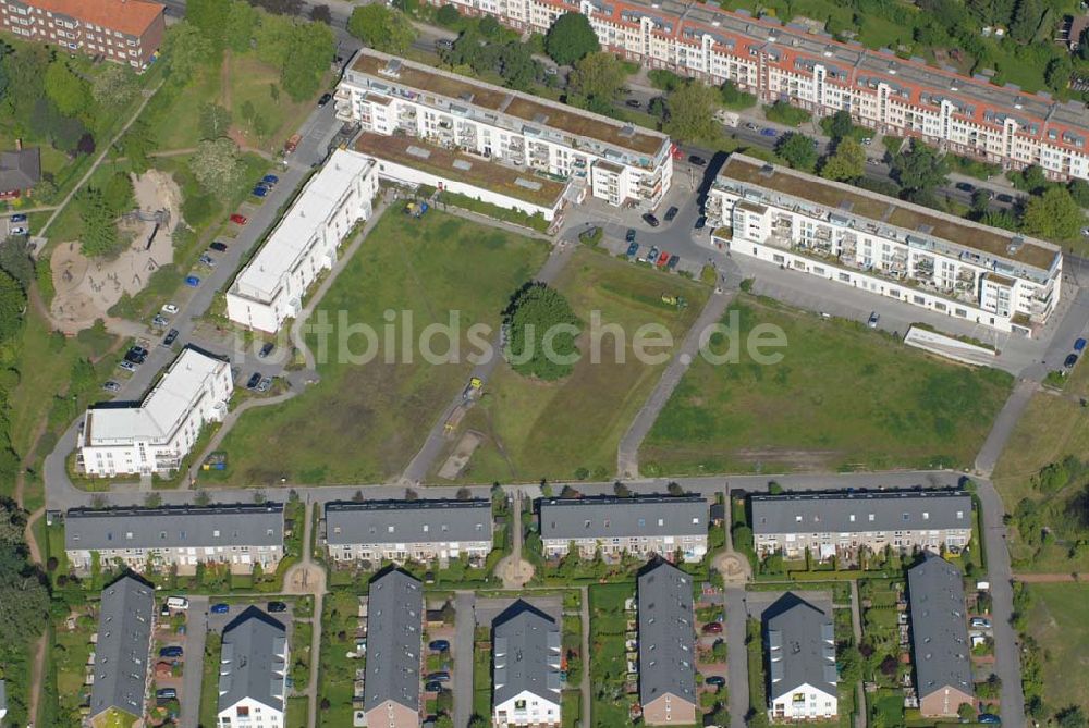 Luftbild Berlin - Blick auf Wohnhäuser und Grundstücke der CDS Berlin GmbH an der Tauernallee in Berlin-Mariendorf