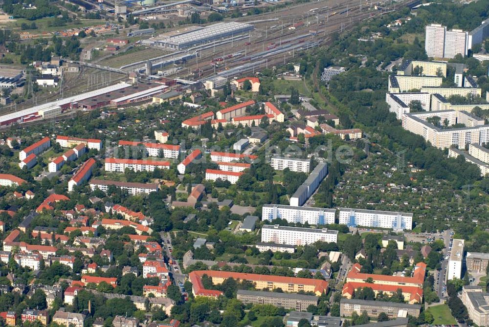 Luftaufnahme Berlin - Blick auf Wohnhäuser der Prima Liegenschaftsverwaltung GmbH an der Sewanstraße in Berlin-Lichtenberg