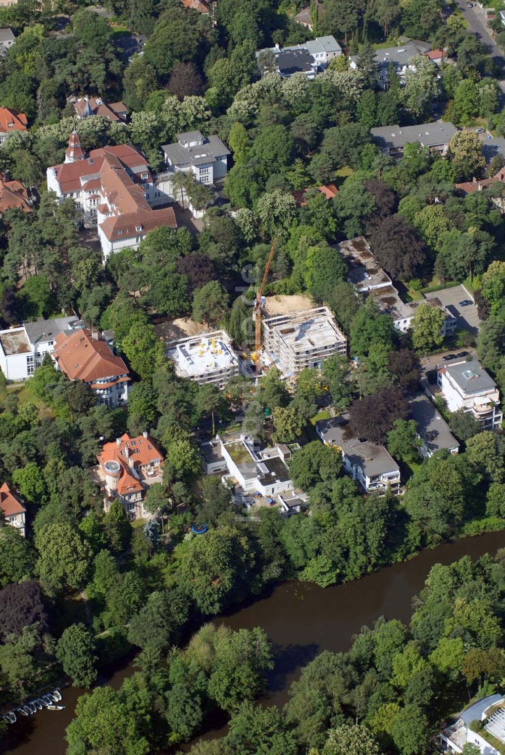 Luftbild Berlin - Blick auf das Wohnneubaubaufeld der PREMIER Wohnbau an der Delbrückstrasse in Berlin-Steglitz