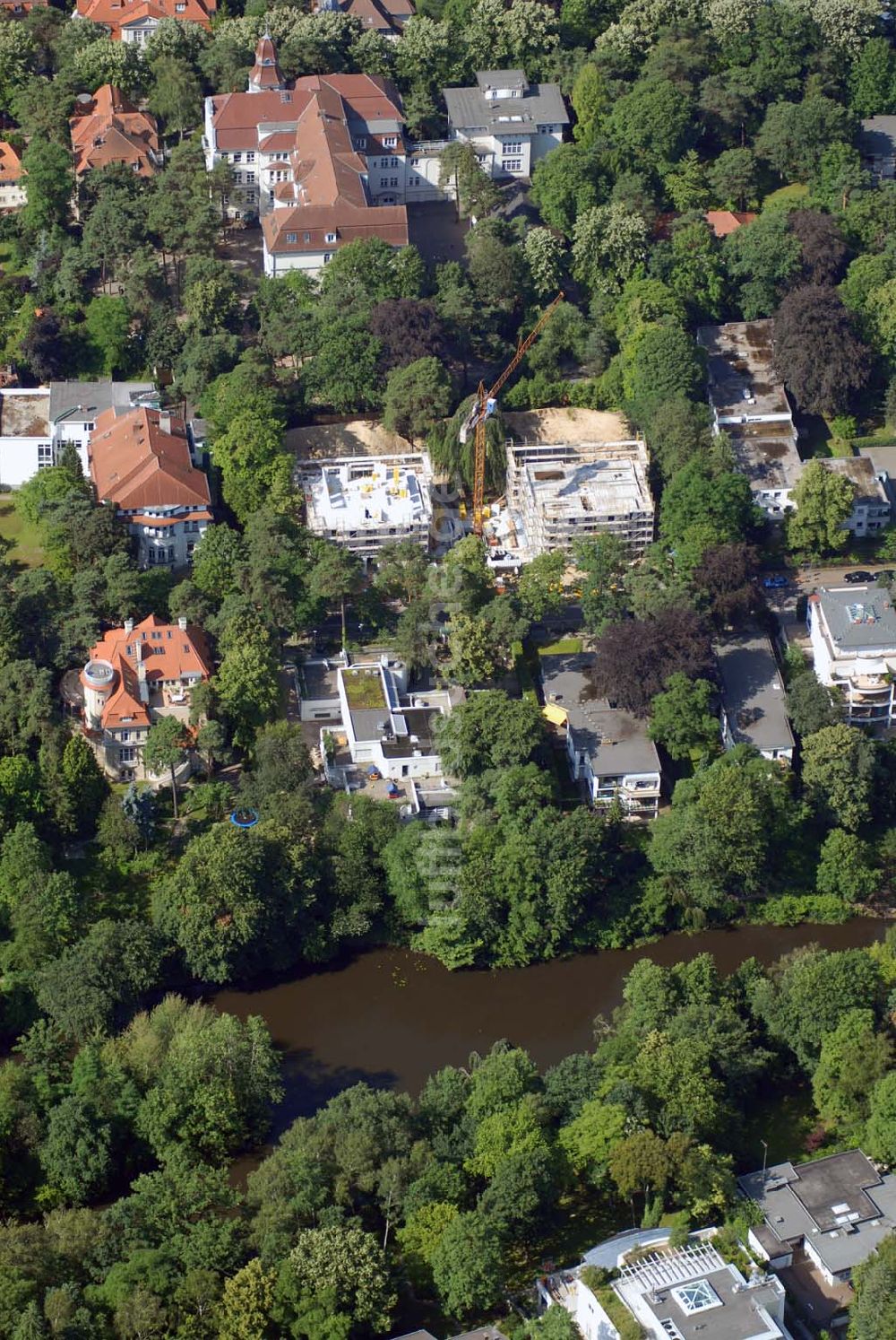 Luftaufnahme Berlin - Blick auf das Wohnneubaubaufeld der PREMIER Wohnbau an der Delbrückstrasse in Berlin-Steglitz