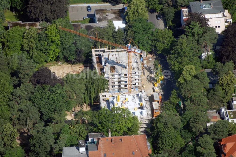 Berlin aus der Vogelperspektive: Blick auf das Wohnneubaubaufeld der PREMIER Wohnbau an der Delbrückstrasse in Berlin-Steglitz