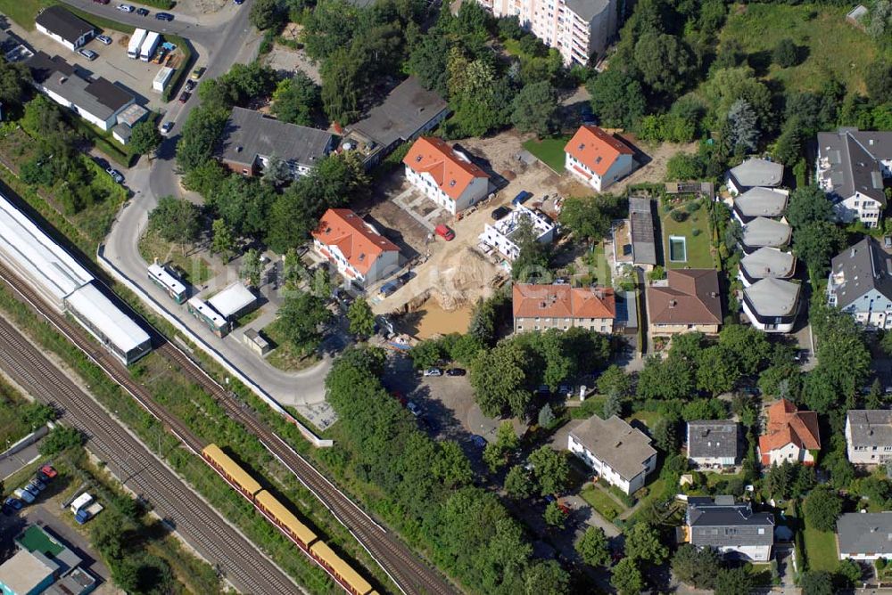 Berlin aus der Vogelperspektive: Blick auf das Wohnneubaubaufeld der PREMIER Wohnbau an der Fürstenstraße in Berlin-Lichterfelde