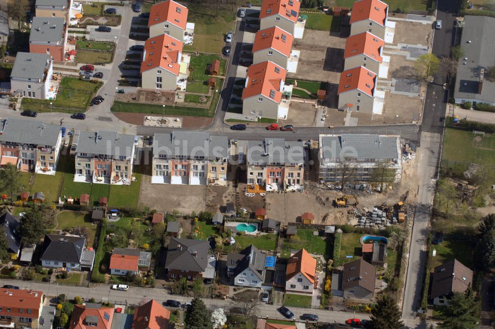 Luftbild Berlin - Blick auf das Wohnneubaubaufeld der PREMIER Wohnbau am Werdohler Weg in Berlin Tegel