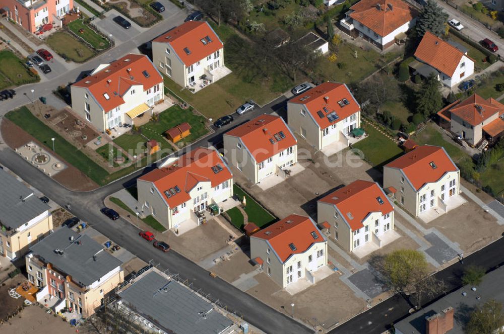 Berlin aus der Vogelperspektive: Blick auf das Wohnneubaubaufeld der PREMIER Wohnbau am Werdohler Weg in Berlin Tegel