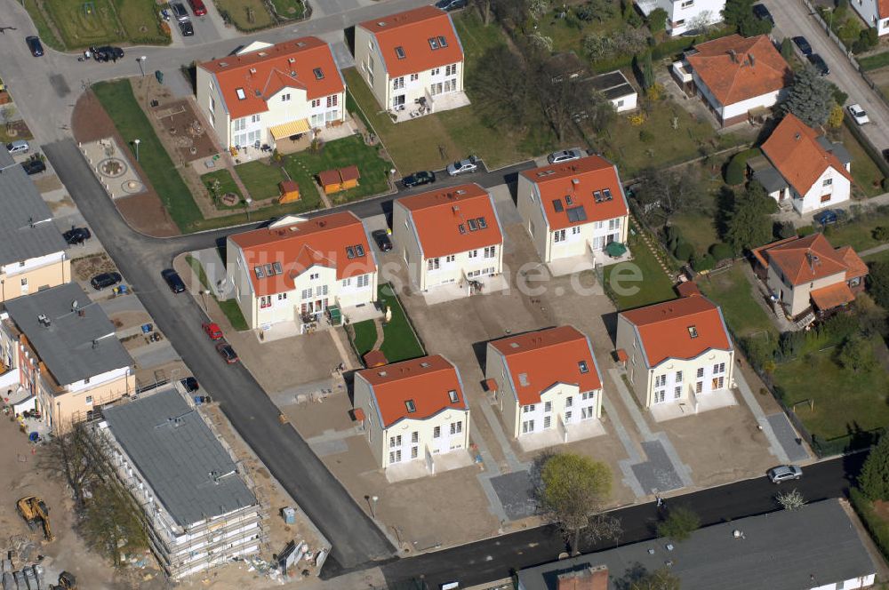 Luftbild Berlin - Blick auf das Wohnneubaubaufeld der PREMIER Wohnbau am Werdohler Weg in Berlin Tegel