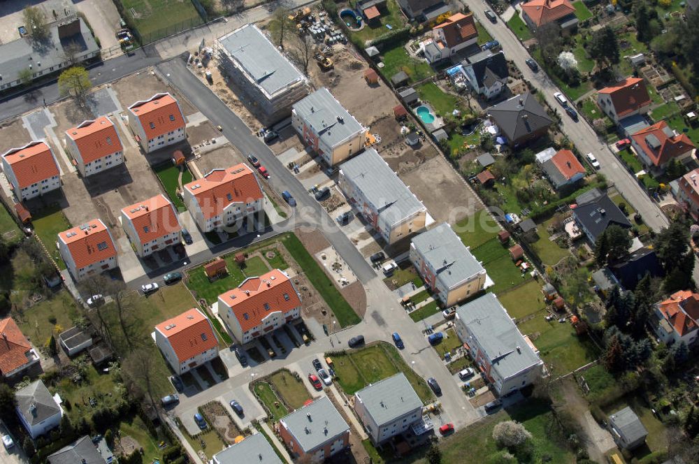 Berlin von oben - Blick auf das Wohnneubaubaufeld der PREMIER Wohnbau am Werdohler Weg in Berlin Tegel