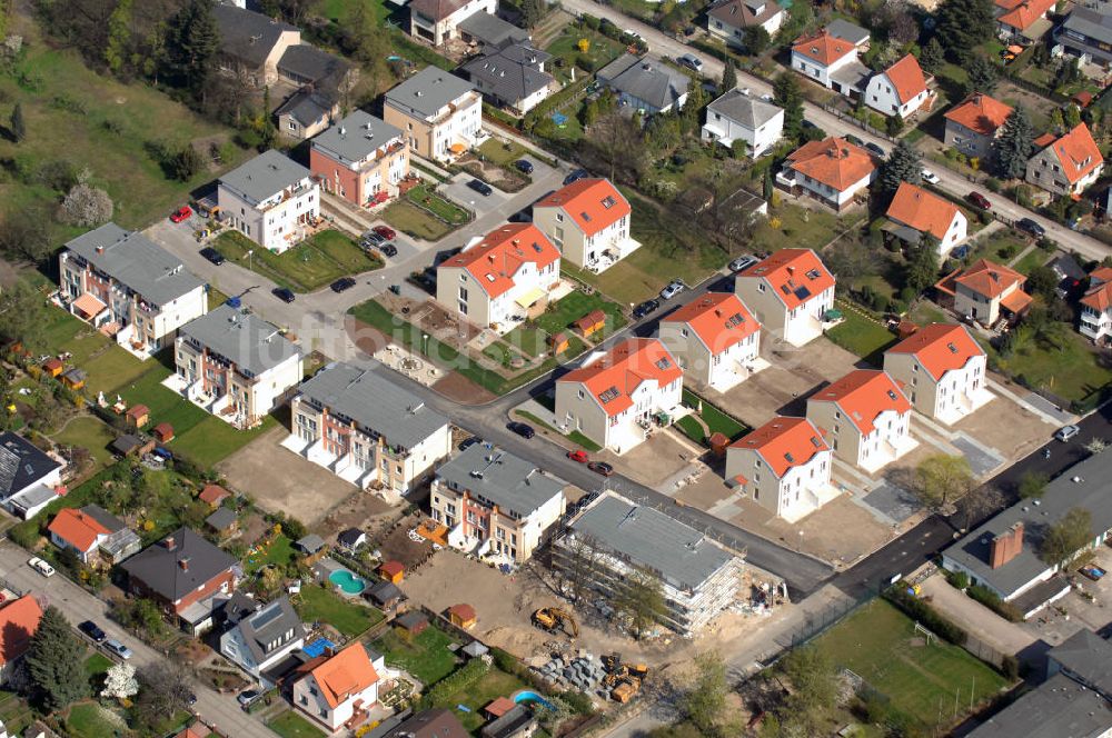 Berlin aus der Vogelperspektive: Blick auf das Wohnneubaubaufeld der PREMIER Wohnbau am Werdohler Weg in Berlin Tegel