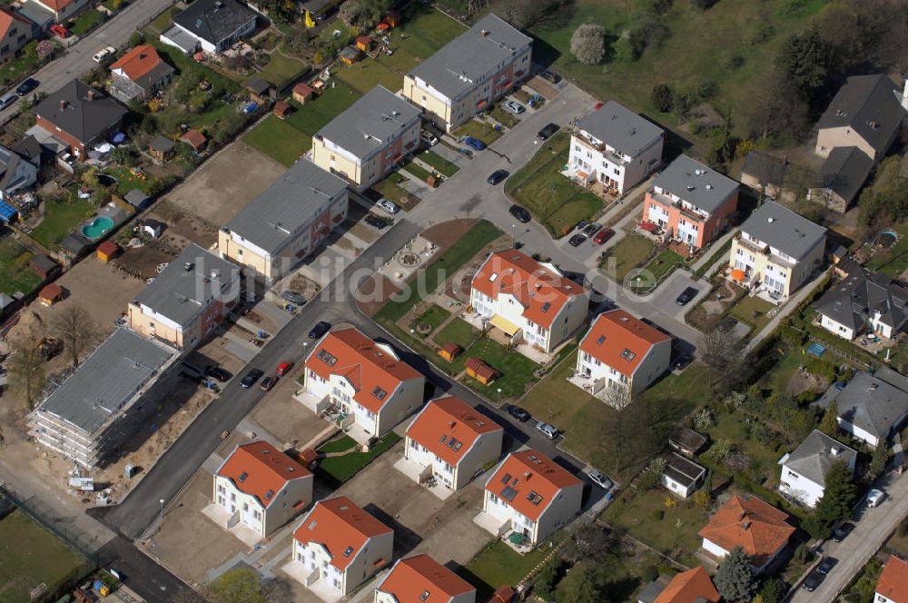 Luftbild Berlin - Blick auf das Wohnneubaubaufeld der PREMIER Wohnbau am Werdohler Weg in Berlin Tegel