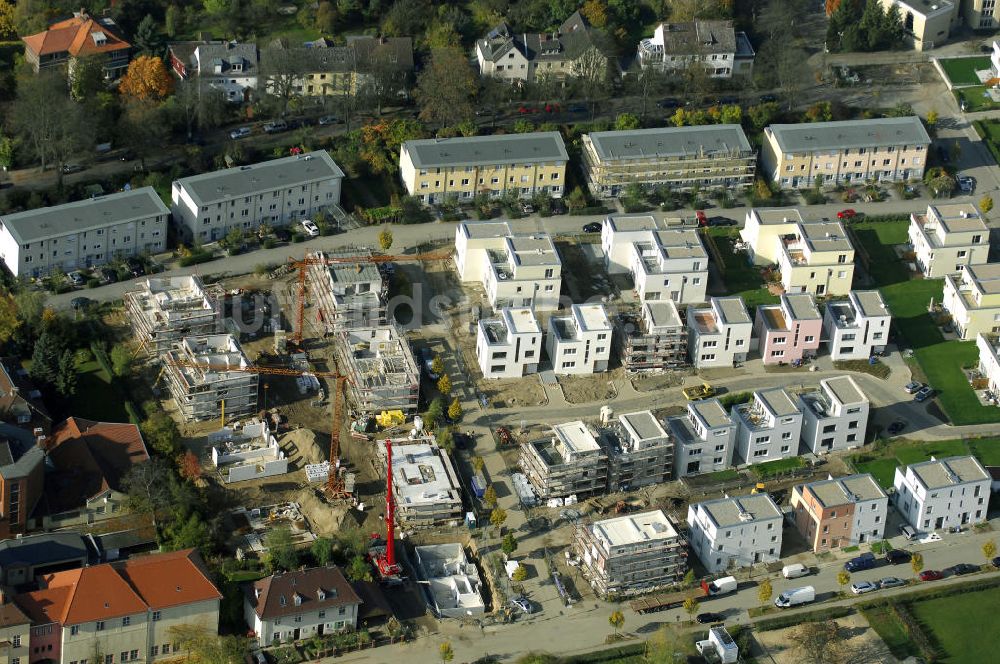 Berlin aus der Vogelperspektive: Blick auf das Wohnneubaugebiet der cds Wohnbau Berlin GmbH an der Otto-Appel-Straße / Edwin-Redslob-Straße in Berlin - Dahlem