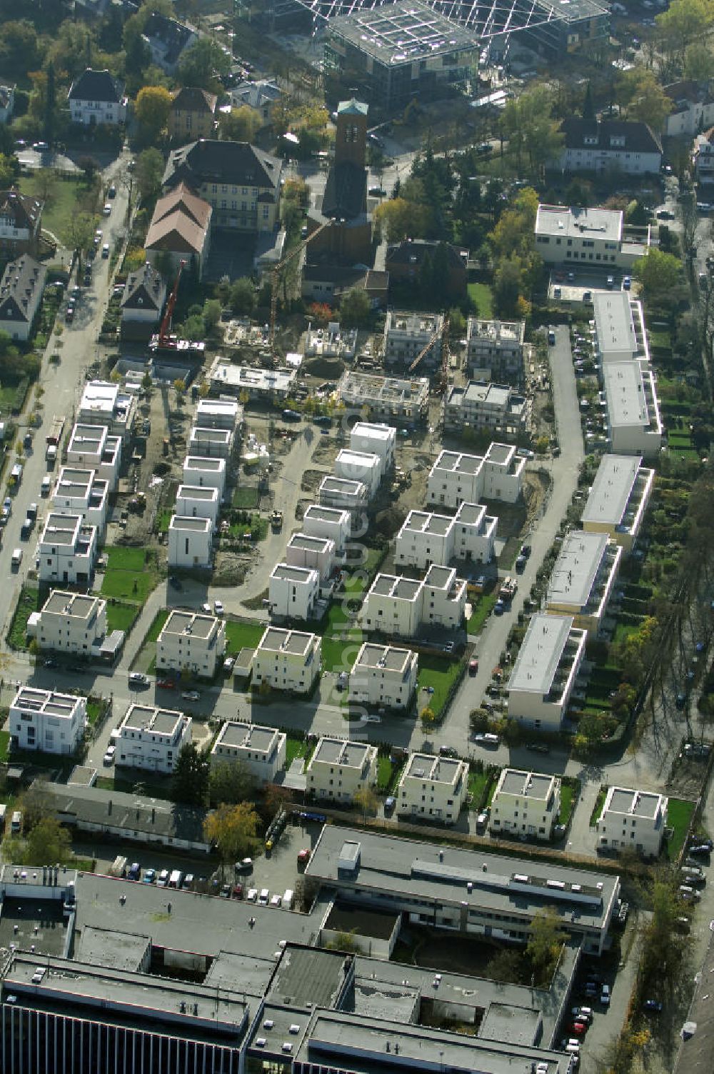 Luftaufnahme Berlin - Blick auf das Wohnneubaugebiet der cds Wohnbau Berlin GmbH an der Otto-Appel-Straße / Edwin-Redslob-Straße in Berlin - Dahlem