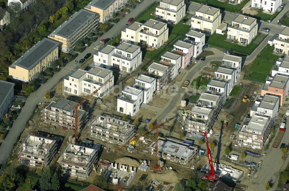 Berlin von oben - Blick auf das Wohnneubaugebiet der cds Wohnbau Berlin GmbH an der Otto-Appel-Straße / Edwin-Redslob-Straße in Berlin - Dahlem