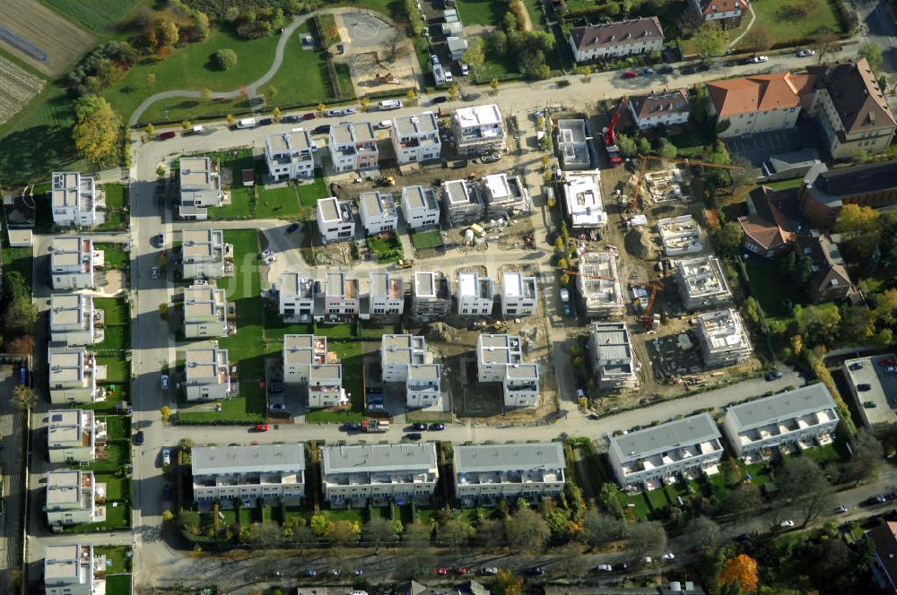 Berlin von oben - Blick auf das Wohnneubaugebiet der cds Wohnbau Berlin GmbH an der Otto-Appel-Straße / Edwin-Redslob-Straße in Berlin - Dahlem