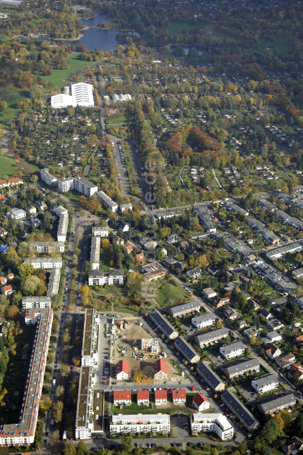 Berlin von oben - Blick auf das Wohnneubaugebiet der cds Wohnbau Berlin GmbH an der Tauernallee / Im Lesachtal, Wetzmannweg, Quarzweg in 12107 Berlin-Mariendorf.