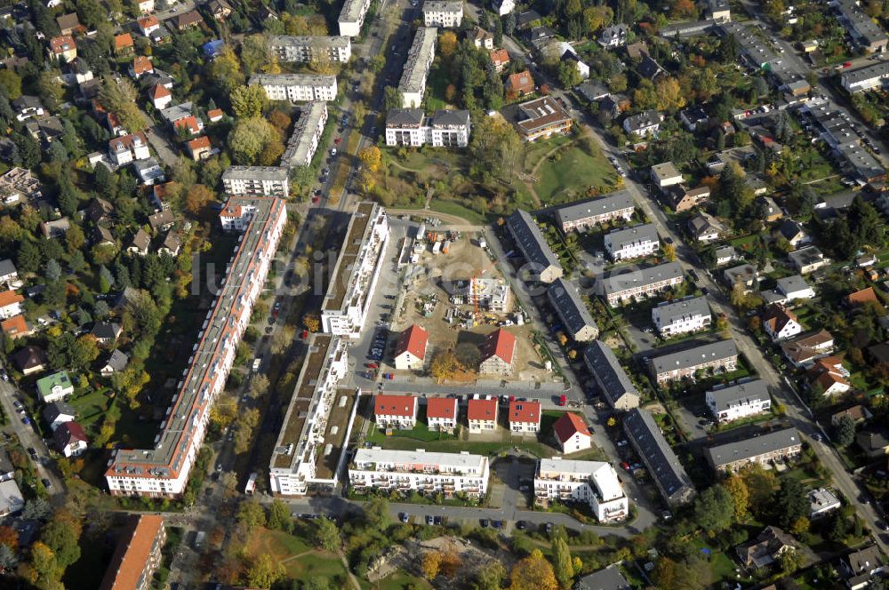 Luftbild Berlin - Blick auf das Wohnneubaugebiet der cds Wohnbau Berlin GmbH an der Tauernallee / Im Lesachtal, Wetzmannweg, Quarzweg in 12107 Berlin-Mariendorf.