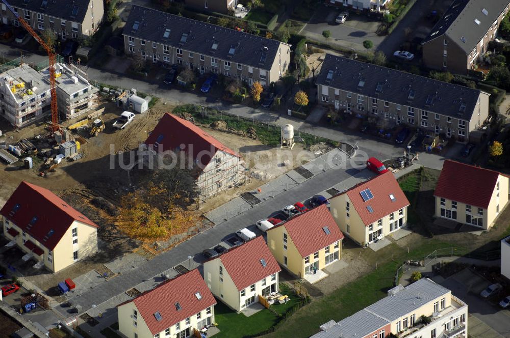 Berlin von oben - Blick auf das Wohnneubaugebiet der cds Wohnbau Berlin GmbH an der Tauernallee / Im Lesachtal, Wetzmannweg, Quarzweg in 12107 Berlin-Mariendorf.