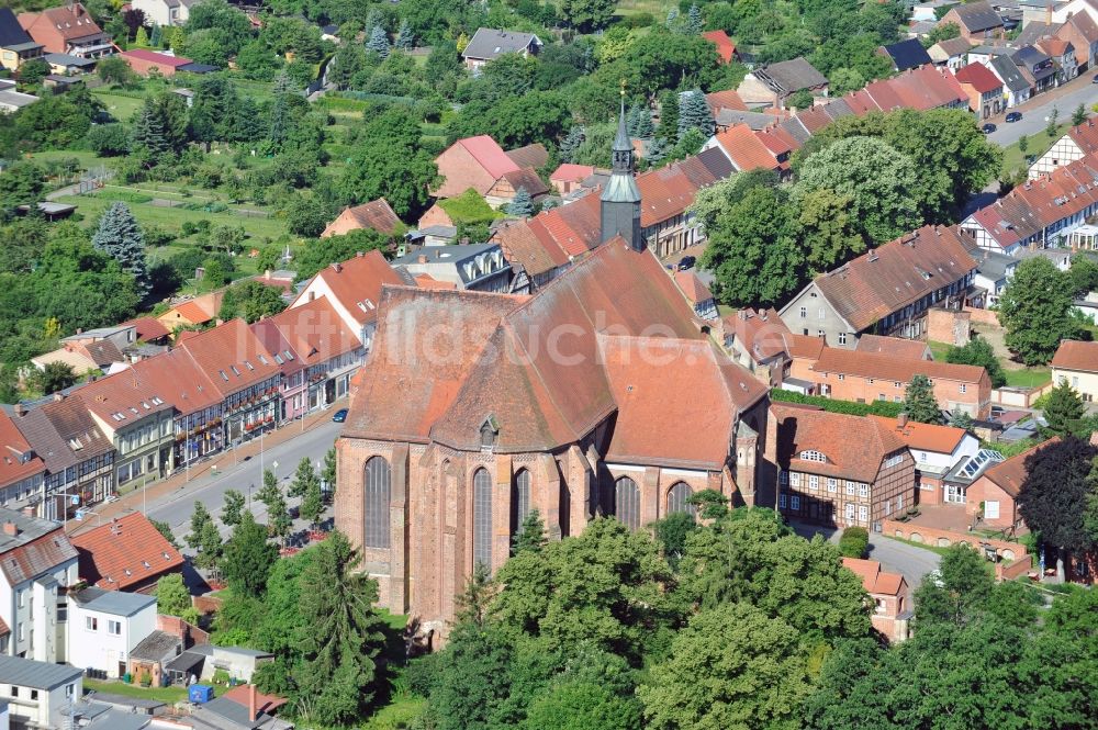 Luftbild Bad Wilsnack - Blick auf die Wunderblutkirche St. Nikolai in Bad Wilsnack im Bundesland Brandenburg