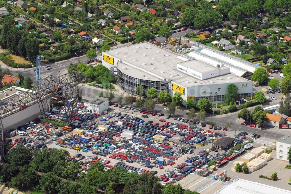 Luftbild Berlin - Blick auf den Zack Baumarkt und Gartendiscount in Berlin - Tempelhof