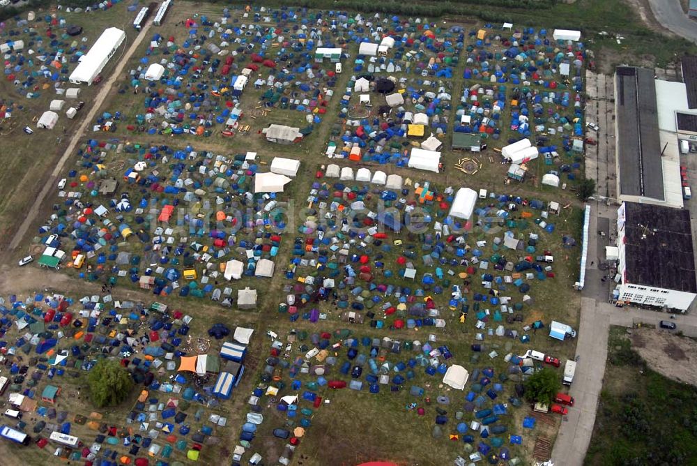 Rostock von oben - Blick auf das Zeltlager der Demonstraten gegen den G8 Gipfel in Rostock