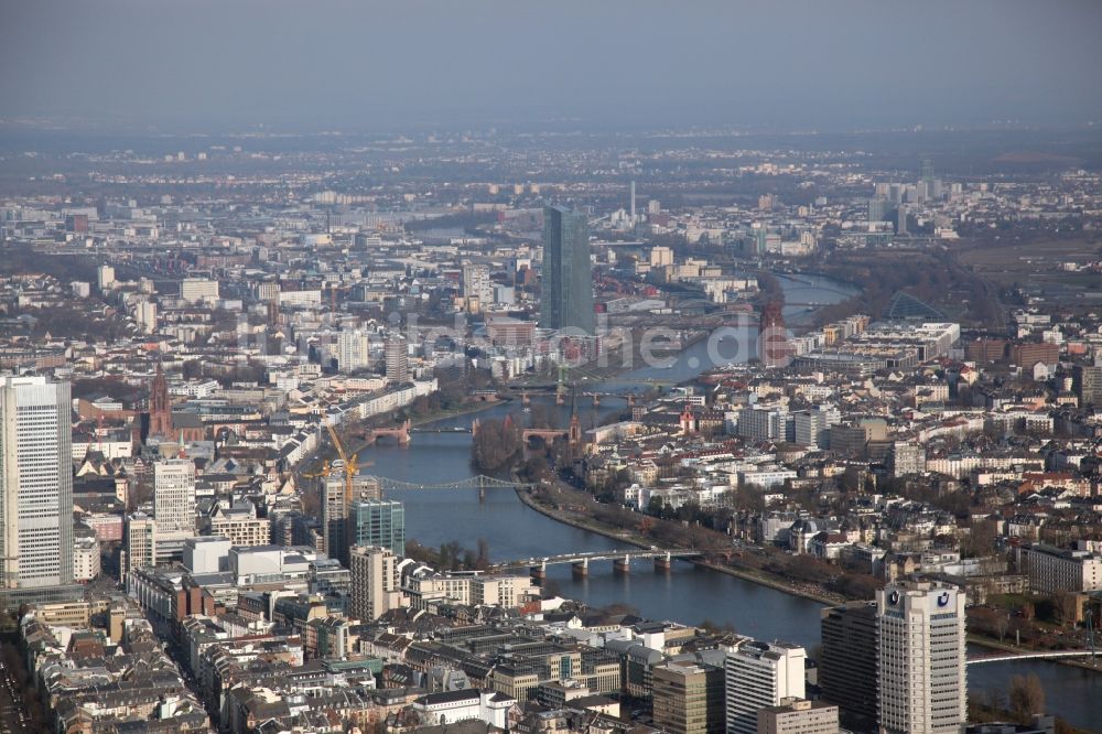 Luftaufnahme Frankfurt am Main - Blick auf das Zentrum von Frankfurt am Main im Bundesland Hessen