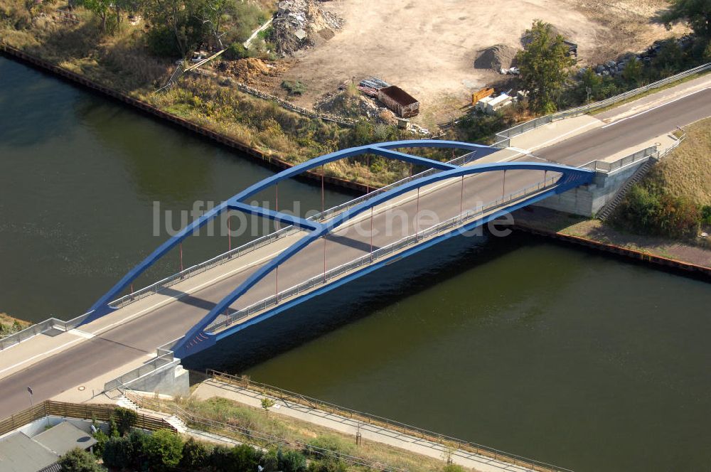 Luftaufnahme Burg - Blumenthaler Brücke in Burg