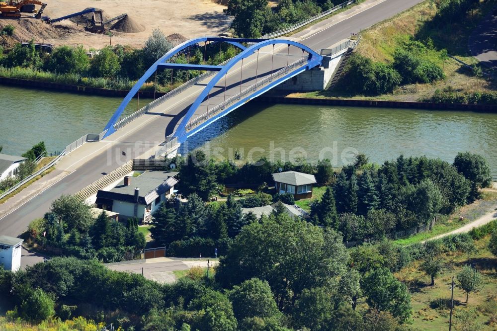 Luftbild Burg bei Magdeburg - Blumenthaler Brücke in Burg über dem Elbe-Havel-Kanal im Bundesland Sachsen-Anhalt