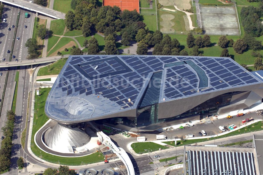 Luftaufnahme München - BMW Welt - Ausstellungsgelände in München