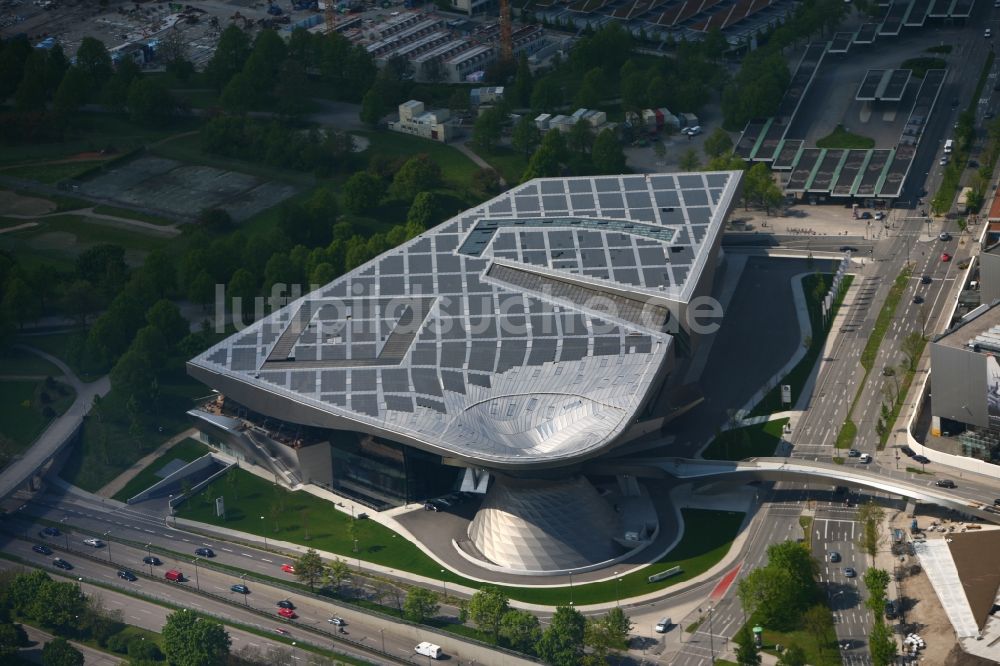 Luftbild München - BMW-Welt in München im Bundesland Bayern