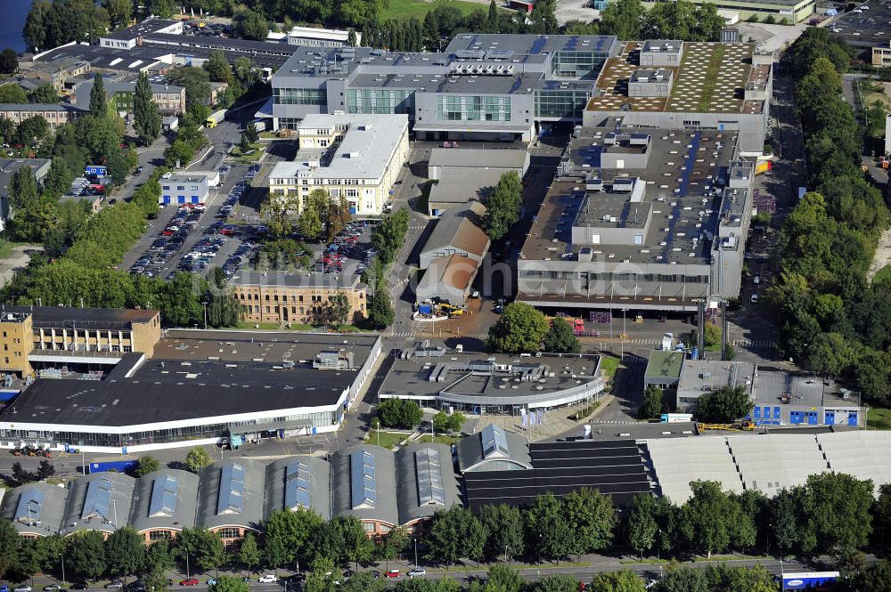 Berlin aus der Vogelperspektive: BMW Werk / Plant Berlin-Spandau