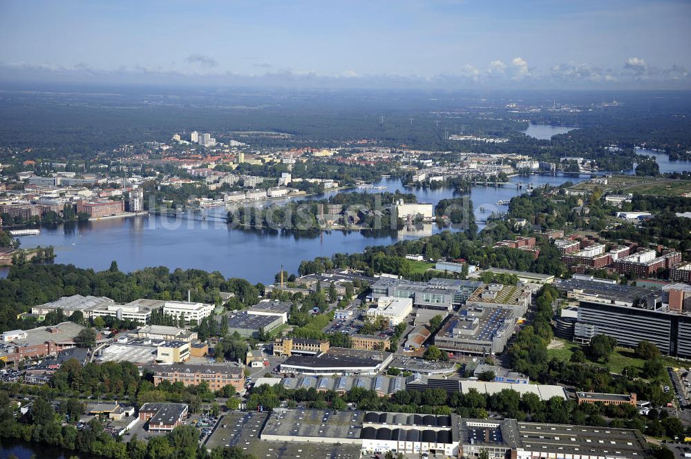 Berlin von oben - BMW Werk / Plant Berlin-Spandau