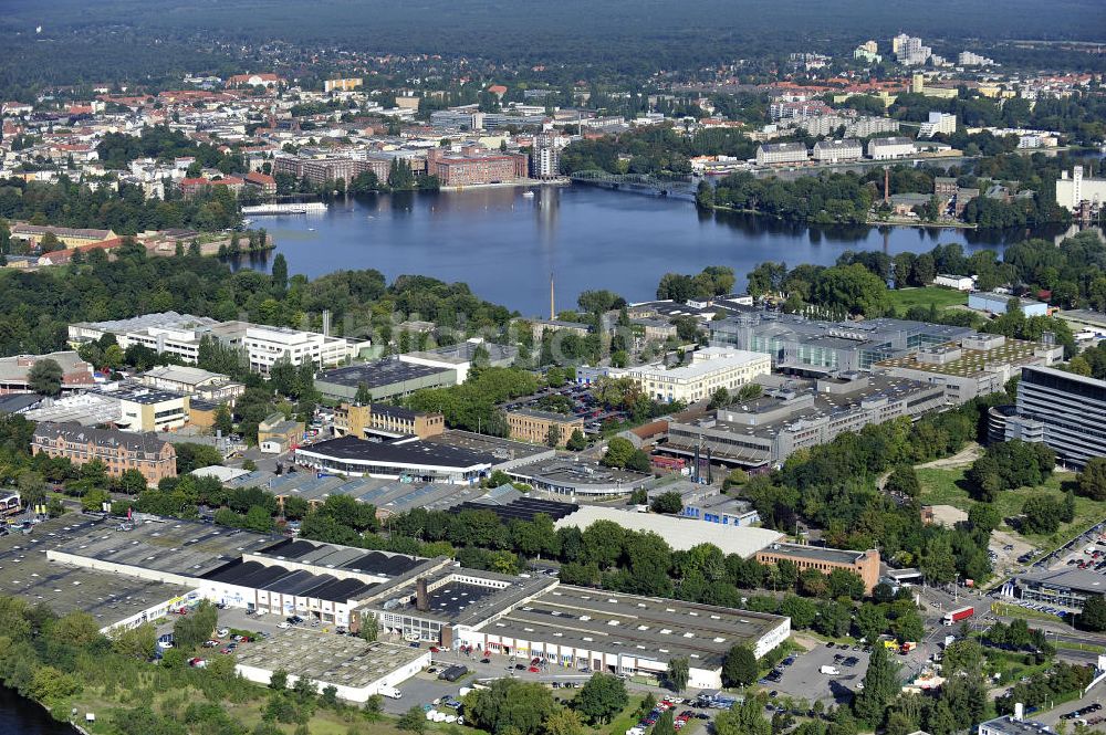 Berlin von oben - BMW Werk / Plant Berlin-Spandau