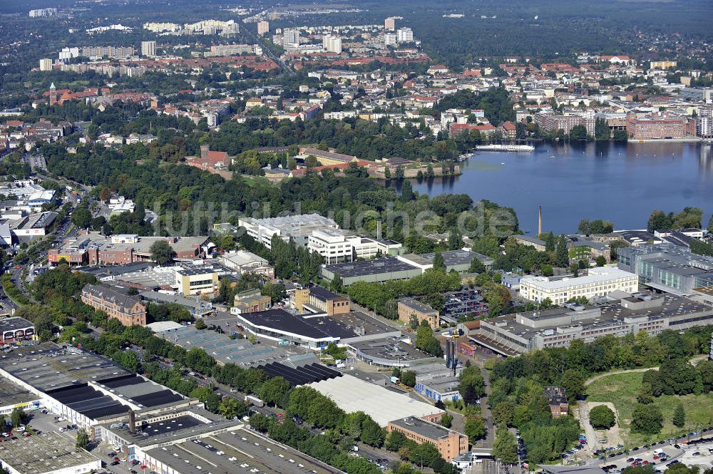 Berlin aus der Vogelperspektive: BMW Werk / Plant Berlin-Spandau