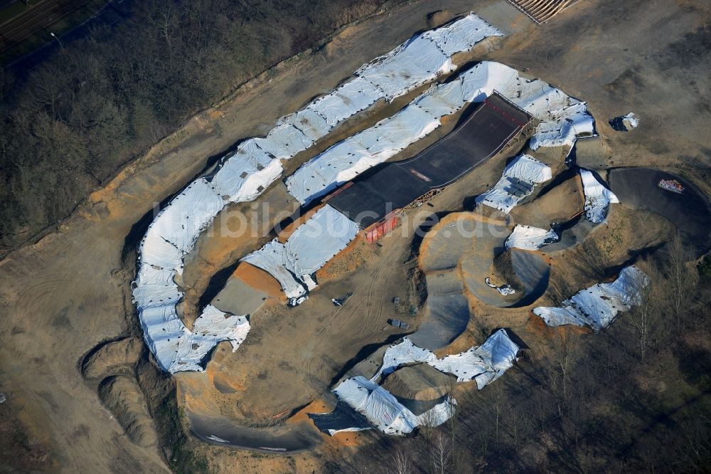 Luftaufnahme Berlin - BMX- und Skateboard- Anlage Mellowpark an der Wuhlheide in Berlin - Köpenick