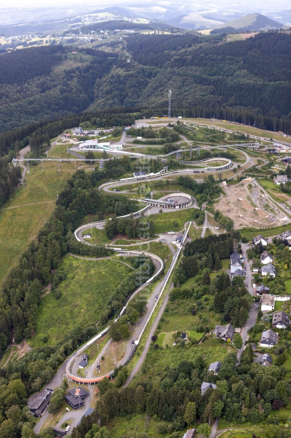 Winterberg von oben - Bob- und Rodelbahn in Winterberg im Bundesland Nordrhein-Westfalen