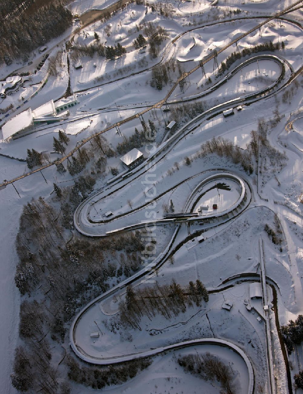 Winterberg aus der Vogelperspektive: Bobbahn Winterberg