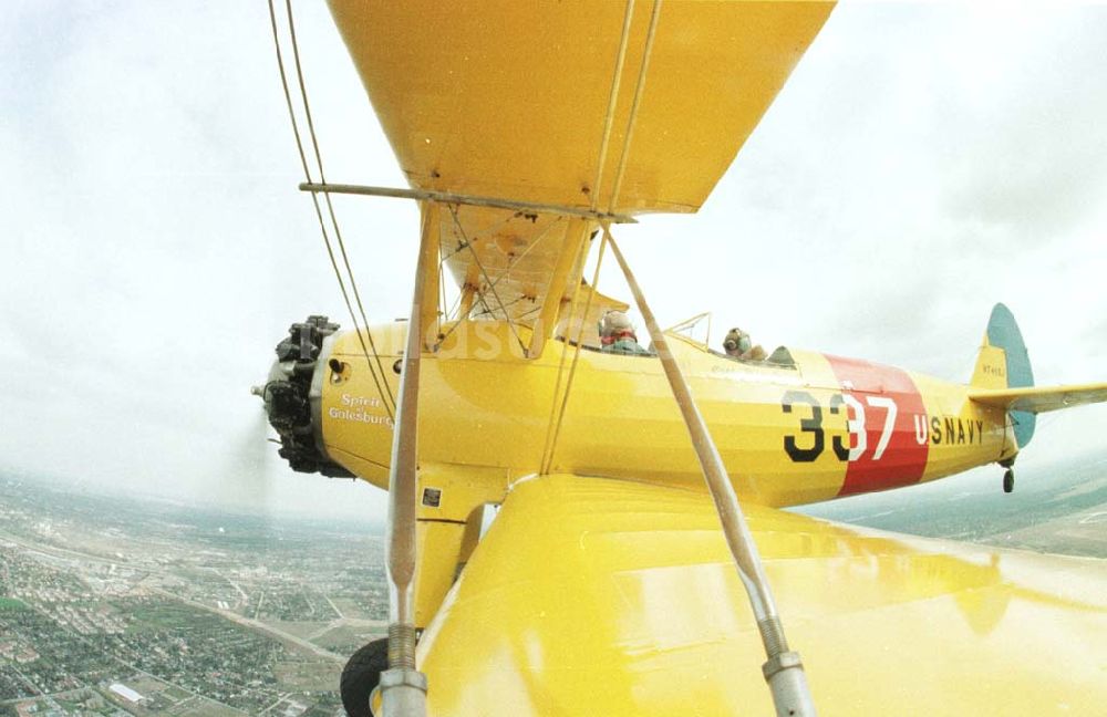 Berlin von oben - Boeing - Stearman Flug über Berlin anläßlich der Take Off 92 auf dem Flughafen Berlin - Schönefeld.