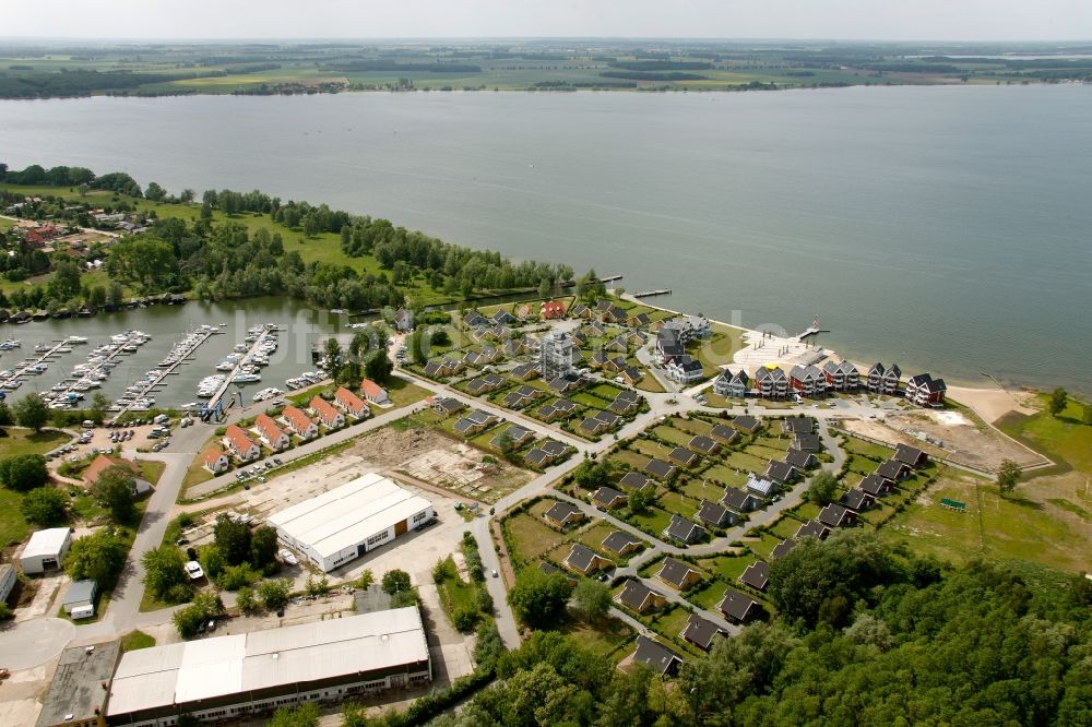 Rechlin aus der Vogelperspektive: Bootsanlegestellen im Claassee in Rechlin im Bundesland Mecklenburg-Vorpommern