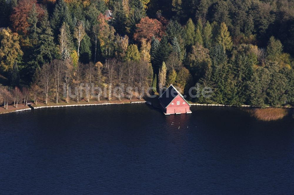 Luftaufnahme Röddelin - Bootshaus am Uferbereich des Röddelinsees in Röddelin im Bundesland Brandenburg