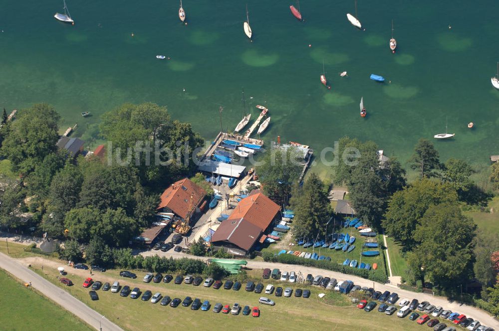 Luftbild Berg / Ortsteil Leoni - Bootshäuser am Starnberger See