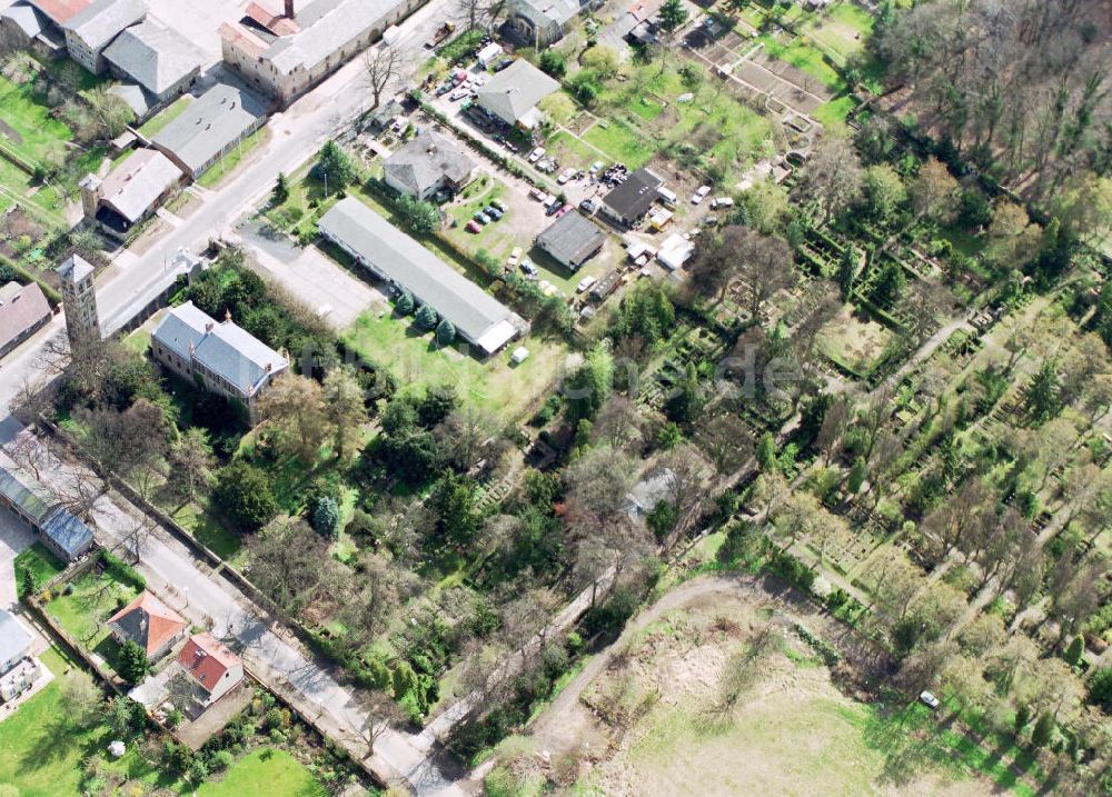 Potsdam von oben - Bornstedter Friedhof in Potsdam-Bornstedt.