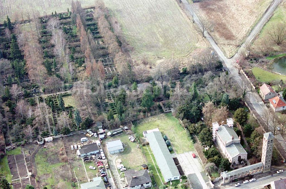 Bornstedt / Potsdam aus der Vogelperspektive: 06.03.1995 Bornstedter Friedhof Potsdam/ Brandenburg