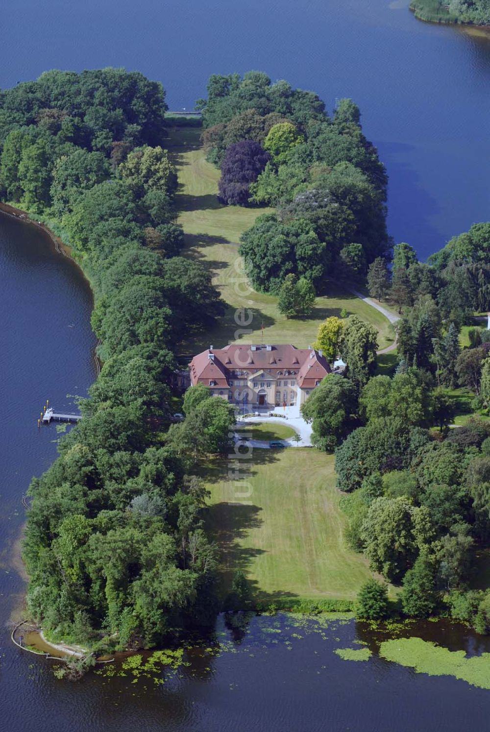 Berlin von oben - Borsig-Villa Reiherwerder am Tegeler See in Berlin