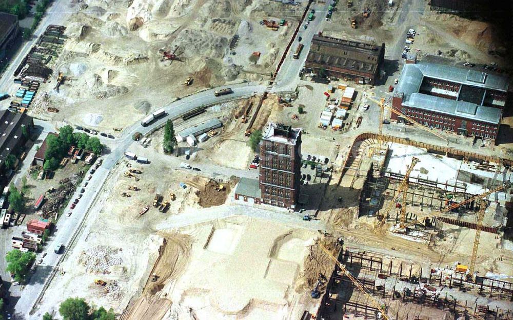 Berlin - Reinickendorf aus der Vogelperspektive: Borsigturm / Büro- und Gewerbeneubau der Herlitz AG