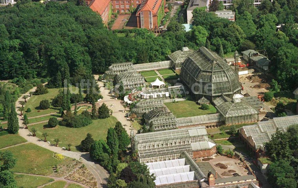 Luftaufnahme Berlin - Zehlendorf - Dahlem - Botanischer Garten in Berlin.