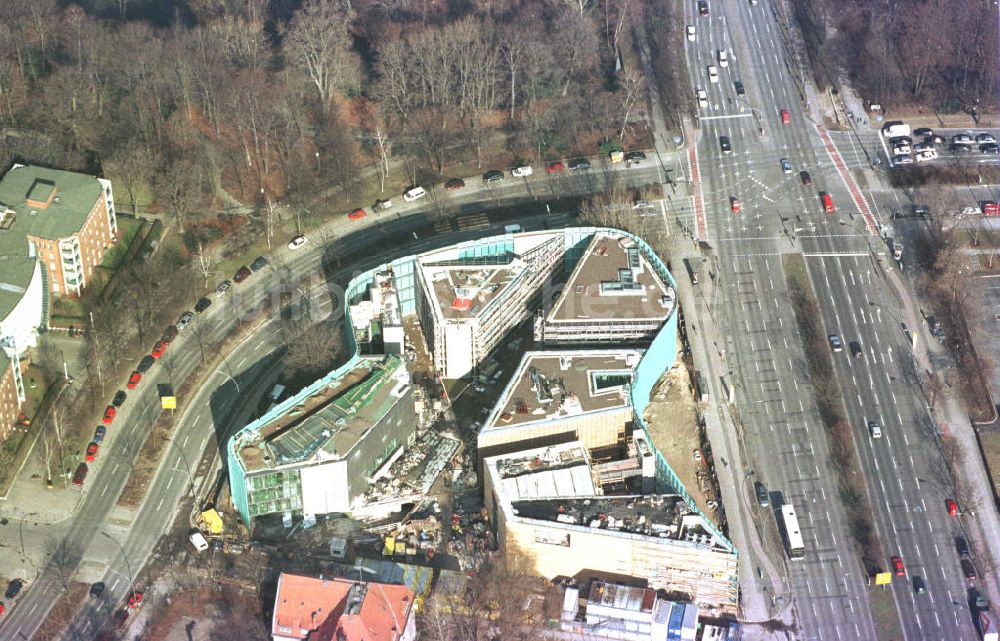 Berlin - Tiergarten von oben - Botschaften der Nordischen Länder am Klingelhöferdreieck in Berlin-Tiergarten.