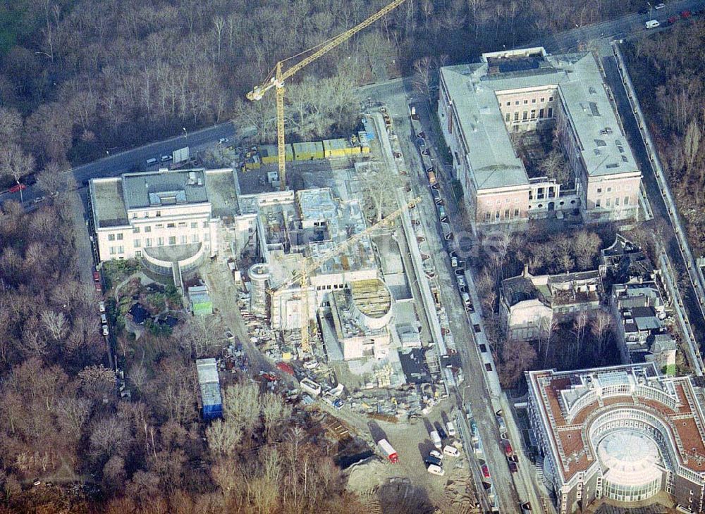 Luftaufnahme Berlin - Tiergarten - Botschaftsum - und Neubau an der Tiergartenstraße / Hiroshimastraße in Berlin - Tiergarten.